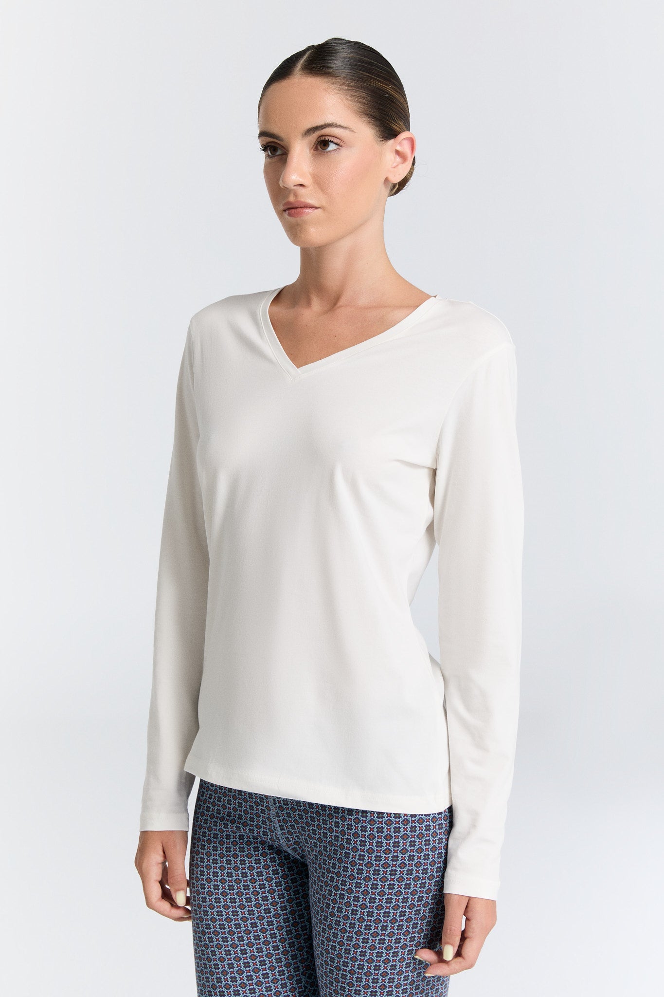 4413-022 | Damen V-Neck Langarmshirt - Naturweiß