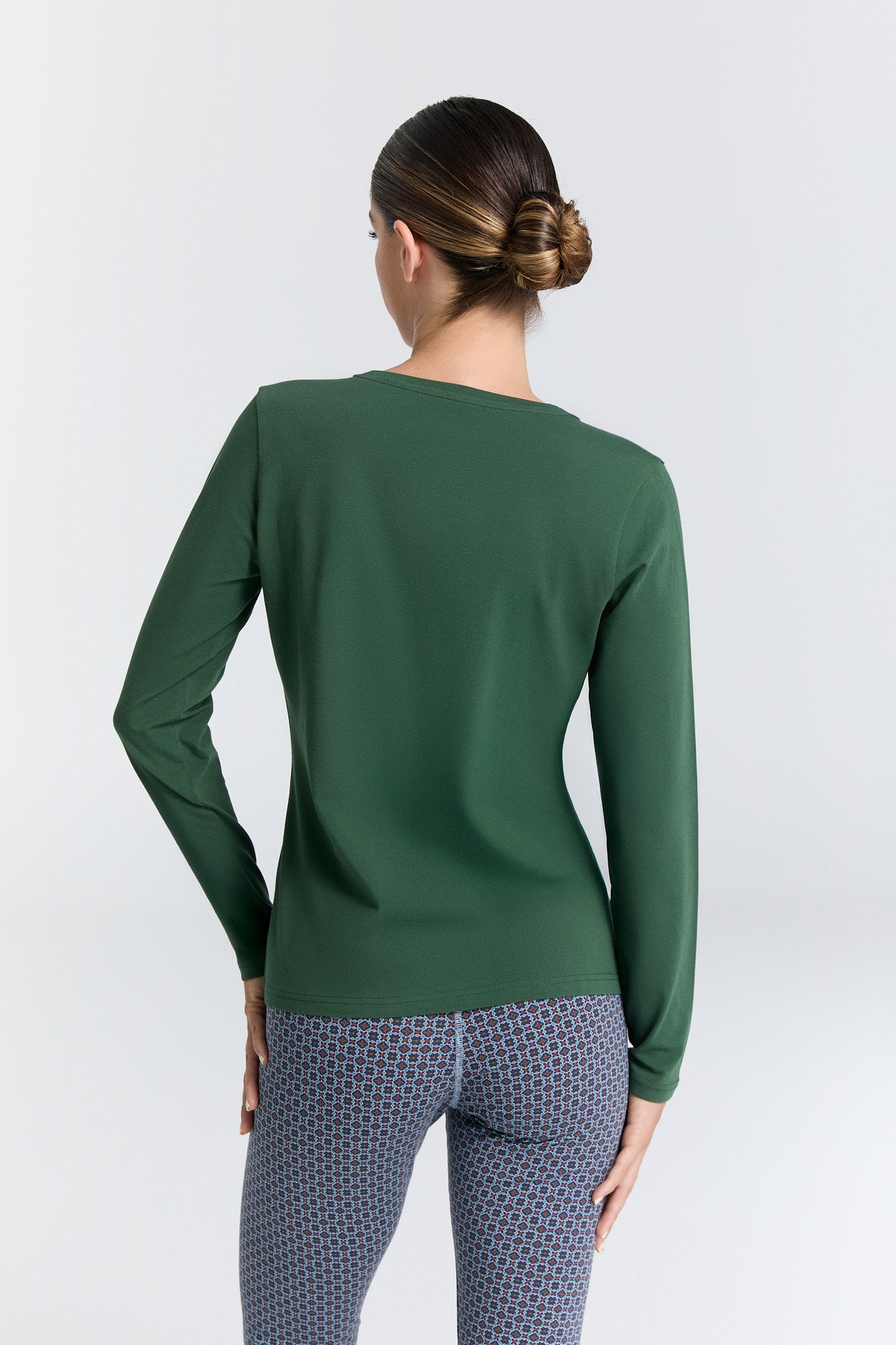 4413-067 | Damen V-Neck Langarmshirt - Tannennadel
